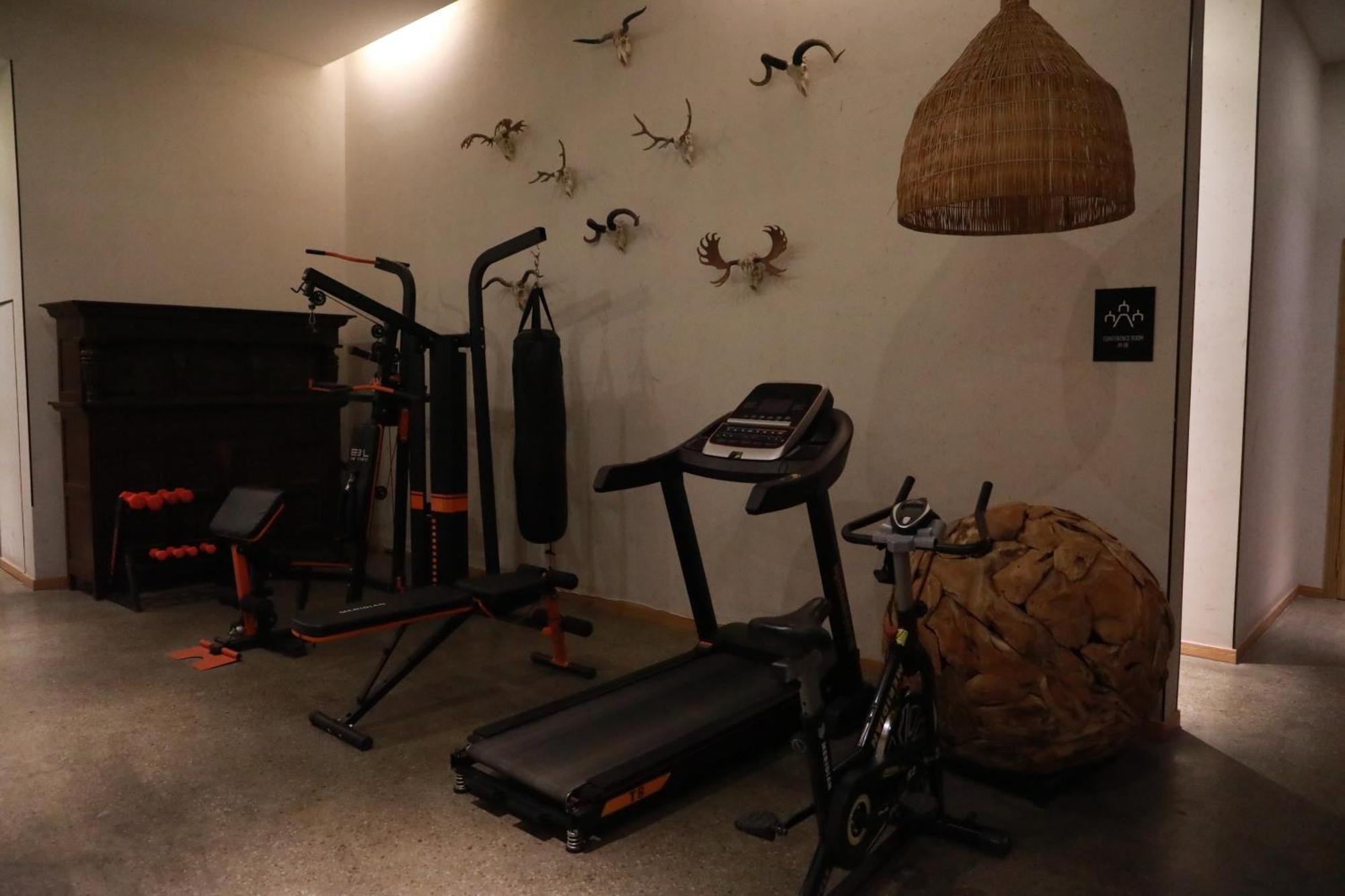 Manli Hotel Shanghai Pudong Airport - Pet Friendly Exterior photo