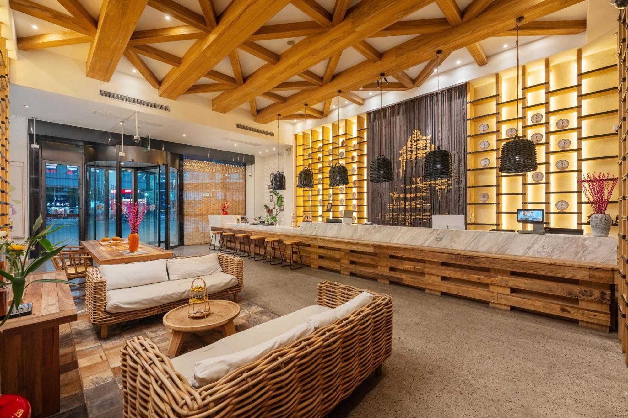 Manli Hotel Shanghai Pudong Airport - Pet Friendly Exterior photo