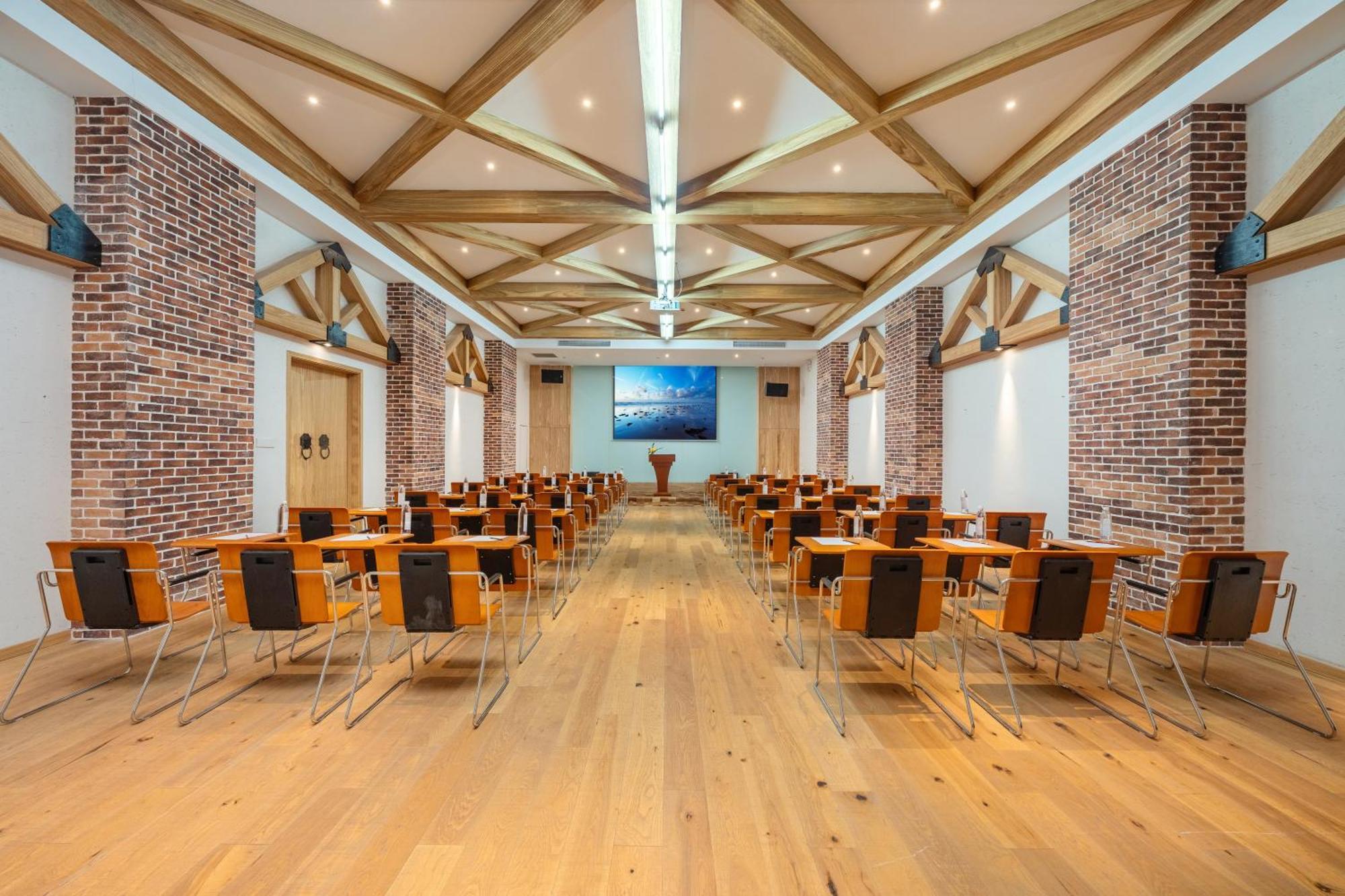 Manli Hotel Shanghai Pudong Airport - Pet Friendly Exterior photo